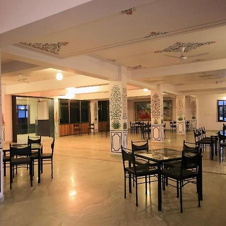 Hotel Devi Palace Udaipur Esterno foto